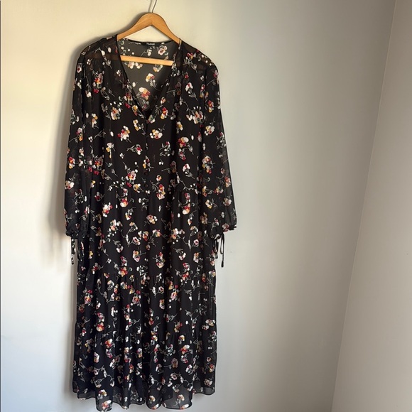 Madewell Sheer Button-Front Tier Midi Dress in Carnation Toss 2X - Picture 2 of 14